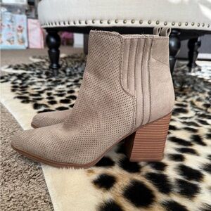 Women's Tan Ankle Boots